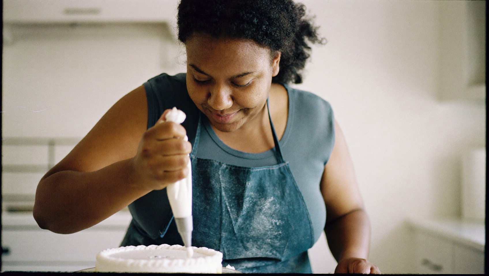Starting a Cake Baking Business: Pricing, Permits, and Your First 10 Orders
